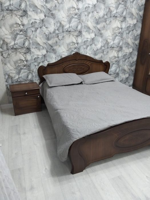 Продам спальный гарнитур