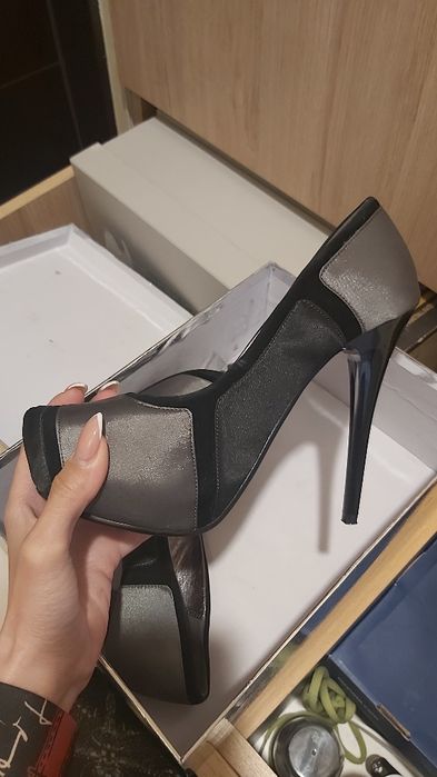 Нови обувки на ток megias