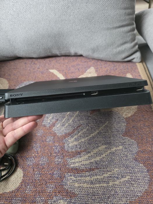 Ps4 slim  като нова