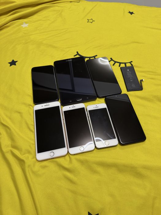 Lot Telefoane iPhone/Samsung/Xiaomi