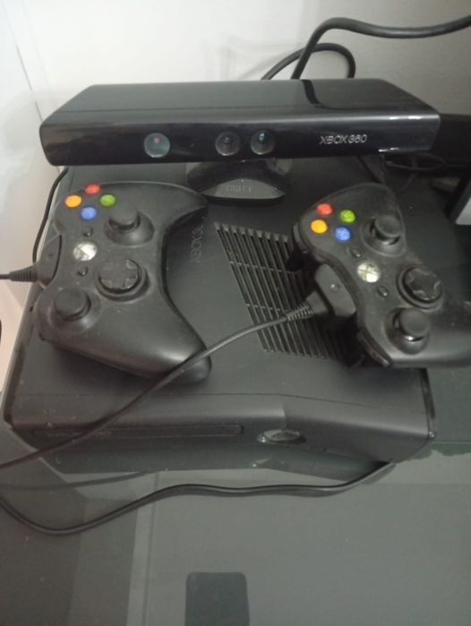 Xbox 360 cu senzor kinect + 250 GB+ hard extern 250+ jocuri MODAT+