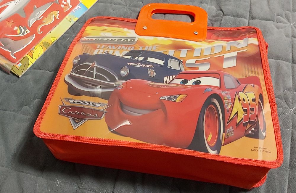 Нови детски играчки, пъзел, книжки