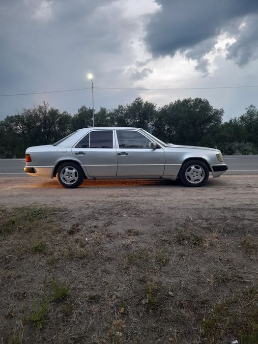 Продам Мерса на корбюрвторе