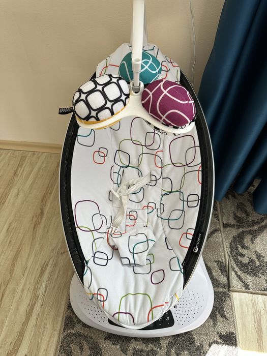 Продавам люлка 4moms mamaRoo в добро състояние