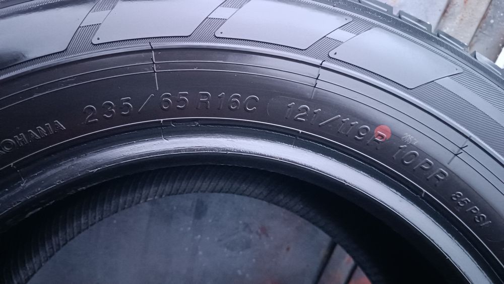 235/65/16 С Yokohama Дот 4924