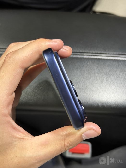 Iphone 17 pro blue