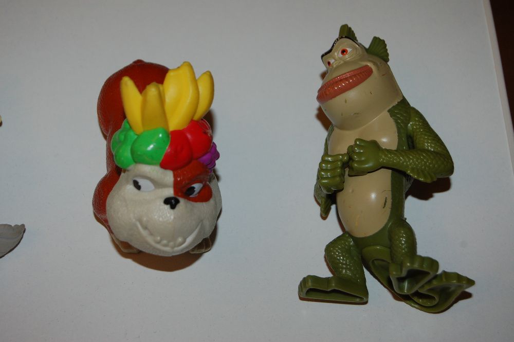 Lot 23 jucarii Mc Donald si ou Kinder