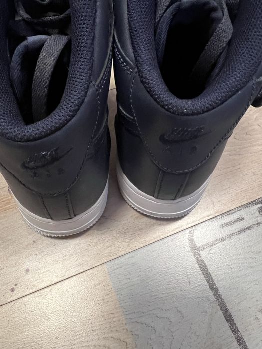 Оригинални тъмно сини кецове nike