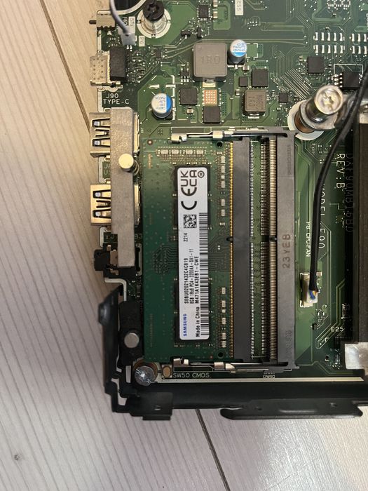 HP 260 G4 Mini PC, Intel Core i5-10210U 1.60 - 4.20GHz, 8GB DDR4, 512GB SSD
