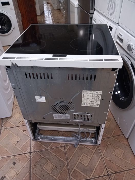 Свободно стояща печка с керамичен плот Сименс Siemens 2години гаранция