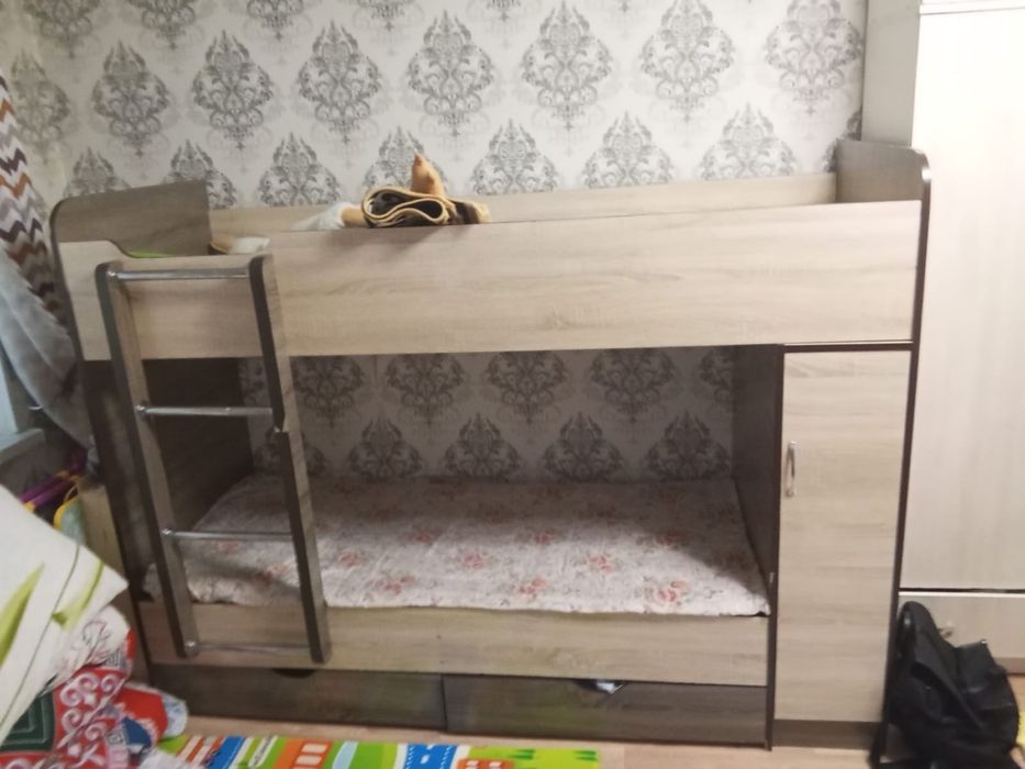 Двухярустный кровать