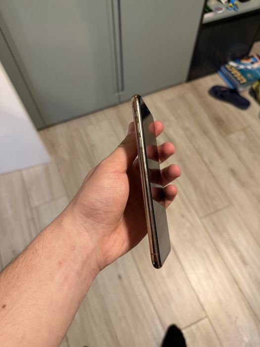 Iphone XS MAX почти перфектен