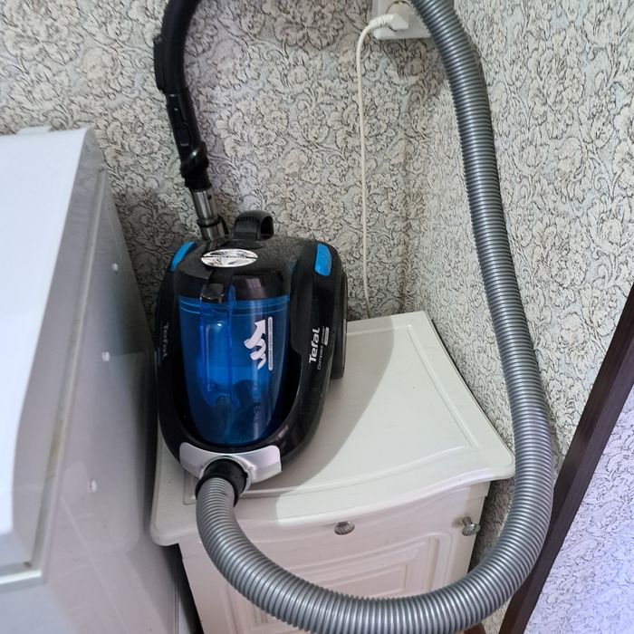 Пылесос, детский манеж, сушилка для белья, гладильная доска