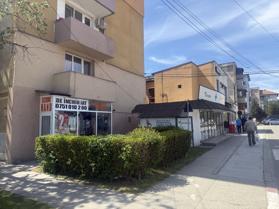 Inchiriez spatiu comercial - B dul Trandafirilor