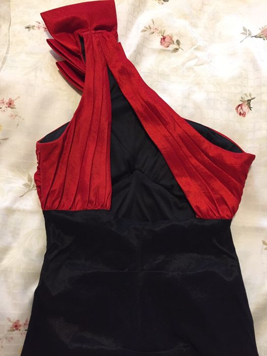 Rochie revelion Scurta din tafta, negru rosu eleganta, cu spatele gol