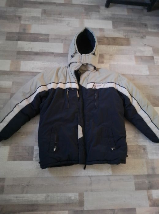 Geaca de iarna cu gluga