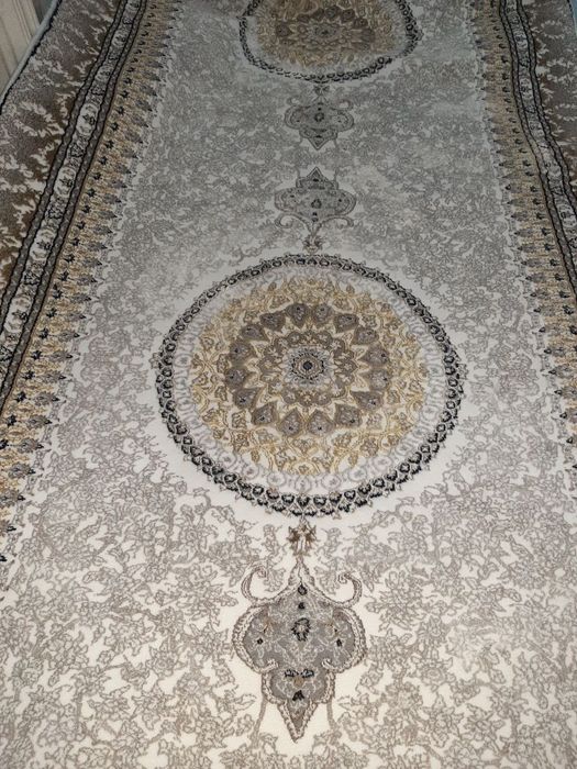 Продаётся ковры для коридора подходит для 3х комнатную квартиру