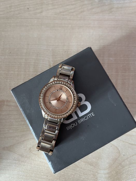 Дамски часовник