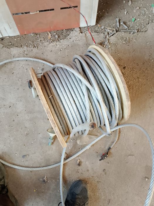 продам тросс оцинкованный с изоляцией