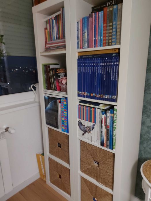 Секция  за книги ИКЕА