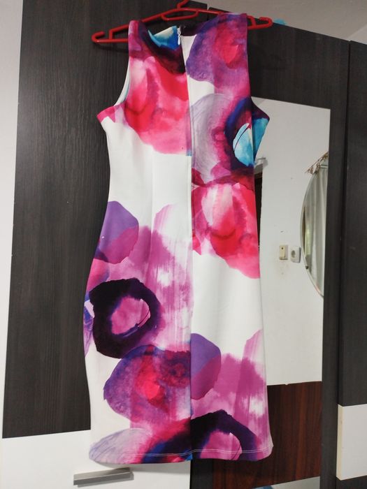 Rochie de zi, colorata.