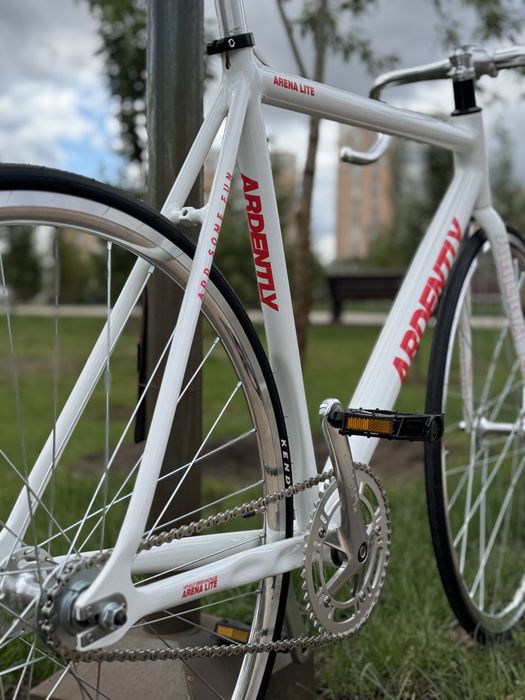 Fixed gear ardently