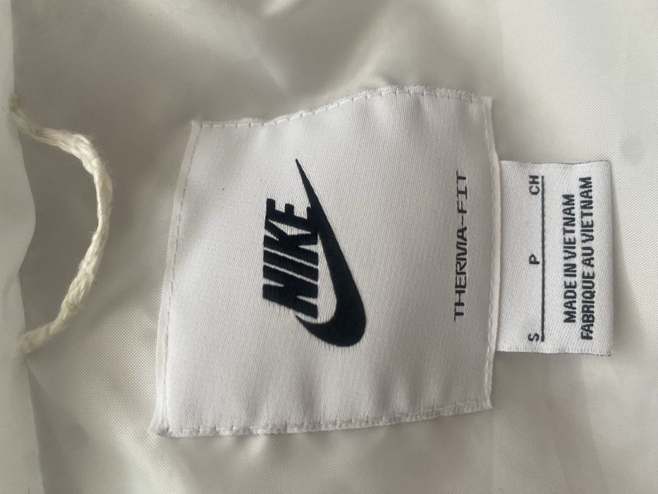 Продавам женско Яке