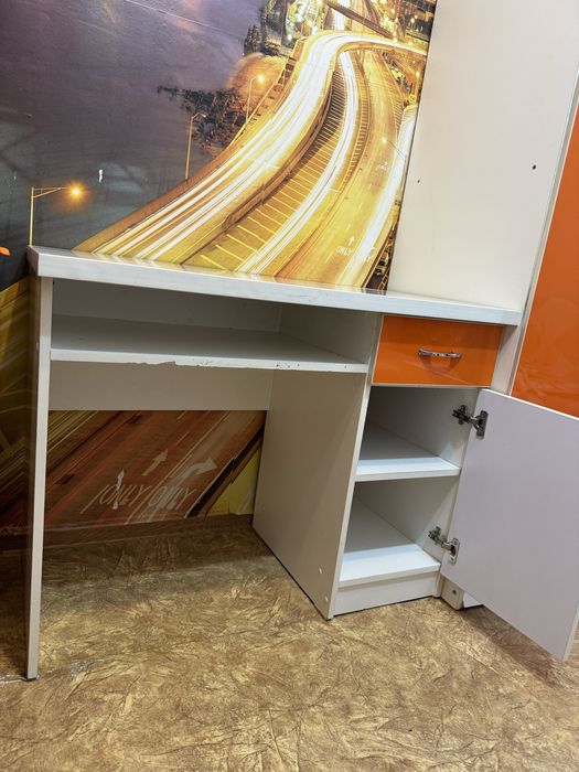 Шкаф и парта комплект