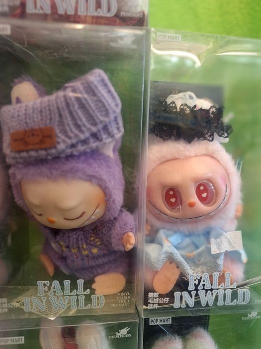 Лабубу на Pop Mart със дрехи по избор - обличат и събличат