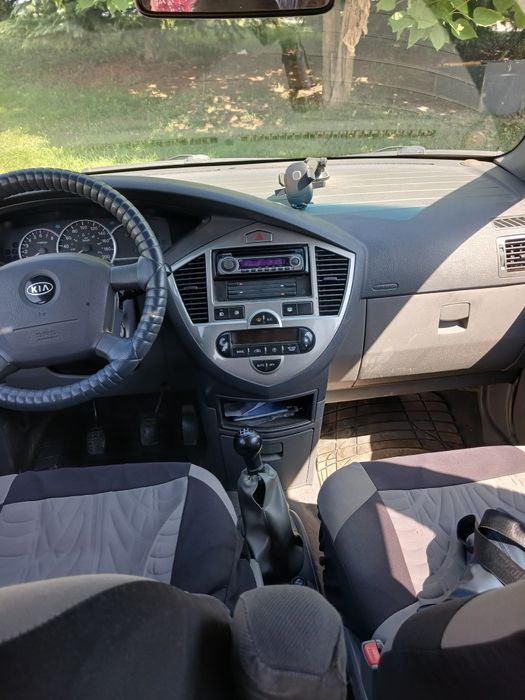 Kia Carens 2005 г.2000 -140 к.с