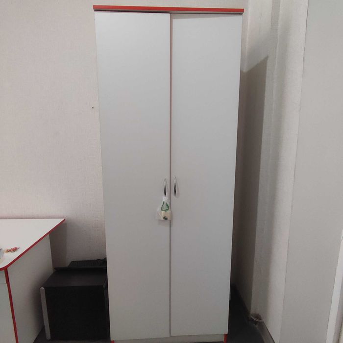 Продам шкаф для верхней одежды