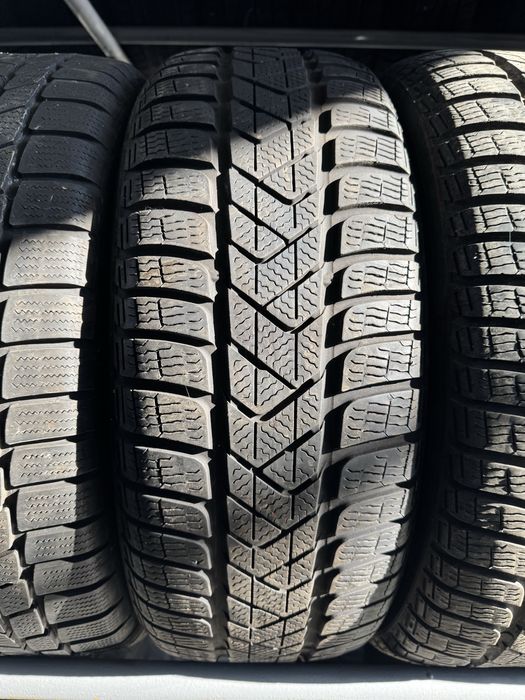 Anvelope 215/60/16 Pirelli