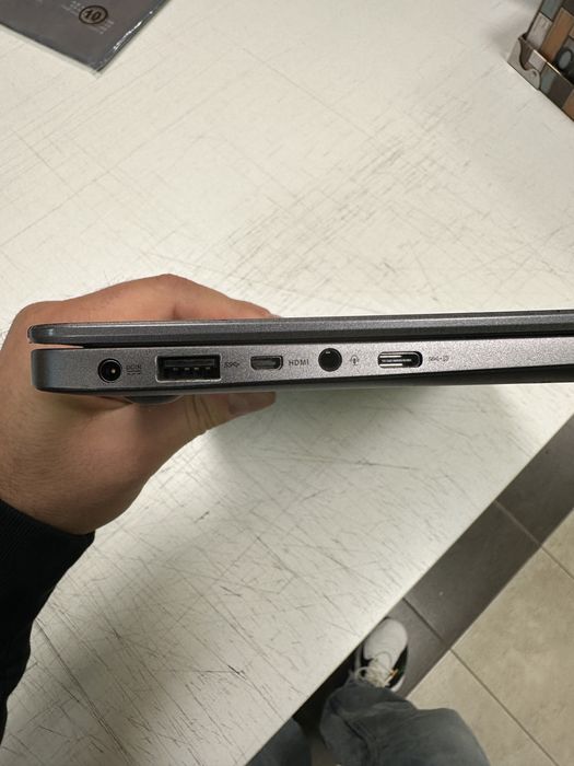 Лаптоп/Ноутбук ASUS