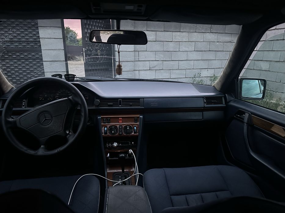 Продам Мерседес 124 Е280