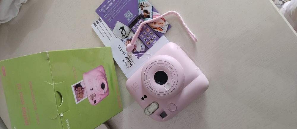 Фотоаппарат мгновенной печати Instax mini 12