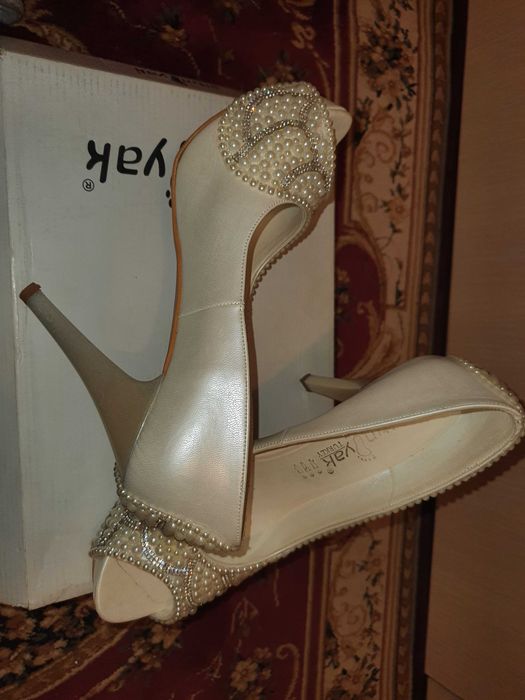 Pantofi mireasa cu perle si strasuri, 37