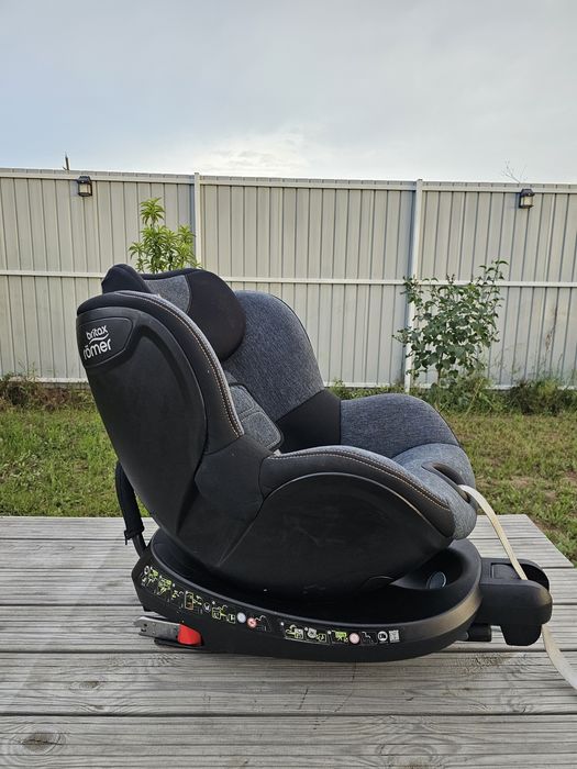 Scaun auto Britax Römer Dualfix Isofix inclus / rotativ 360° / 0-18 kg