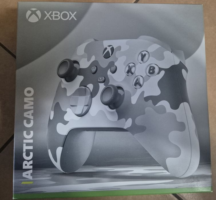 Xbox Series S 512GB nou + controller original Arctic Camo nou!