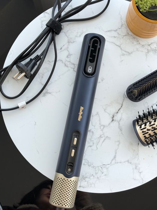 Se vinde uscător de păr BaByliss original, foarte puțin folosit.