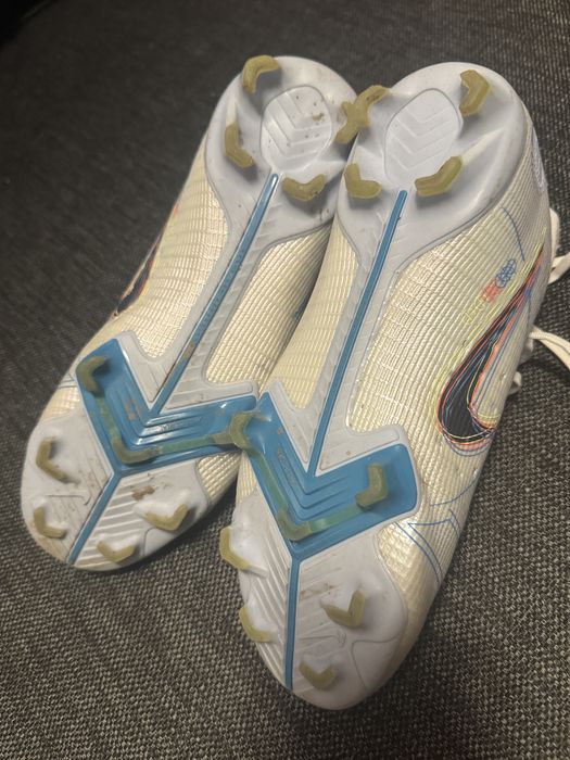 Ghete crampoane iarba/sintetic Nike nr.35.5