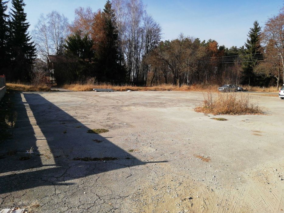 Продавам Сграда в село Белчин и парцел в к.к Белчин бани