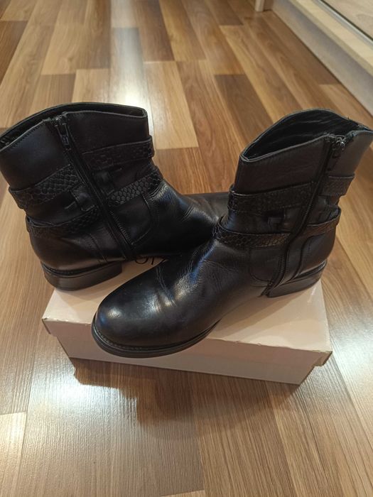 Ghete de piele in stare buna