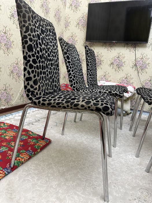 Продаю Стулья 6 штук