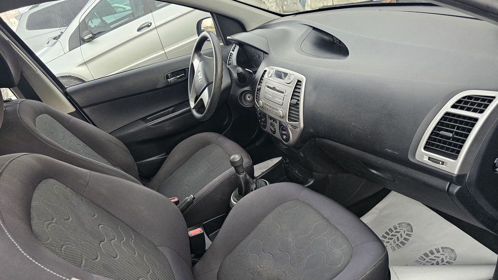 Hyundai i20  1.2 Benzină  An 2010