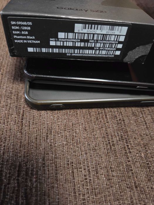 Samsung Galaxy S22 + 5G 128GB 8RAM Black Отличен!