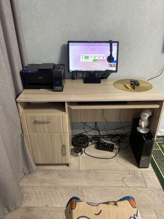 Стол компьютерный