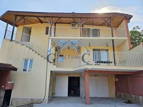 Къща за две семейства 198м2, 2 гаража, 268000 евро, Ален мак