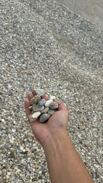 Piatra de râu 16-32 mm decorativă – ideală pentru curți, alei, grădini