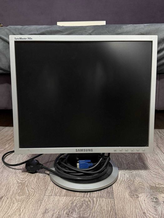 Монитор Samsung SyncMaster 740N 17