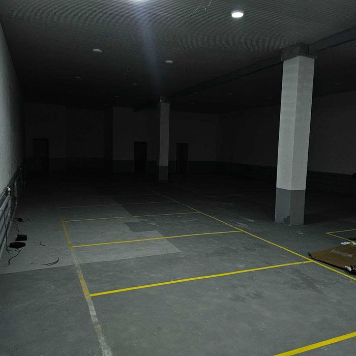 Склад: 100, 226, 300 кв.м. Есть навесы. 80,100 кв.м.